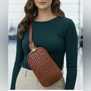 VILENCA HOLLAND Genuine Woven Leather Crossbody Sling Bag Brown. Unisex.